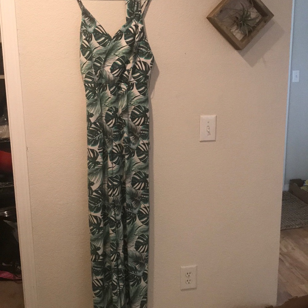 NWOT. Leaf print pant suit with matching belt.